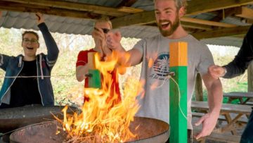 Expeditie-Vuur-Maken-Familie-uitje