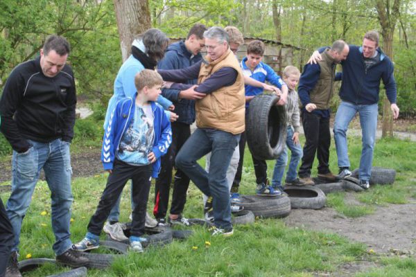 gezellige groep tijdens familie-uitje