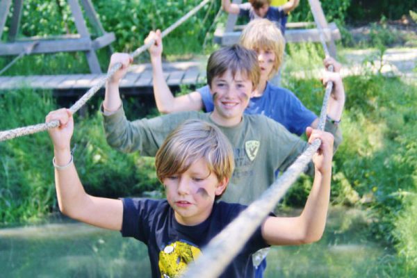 Jongens boven het water, kinderfeestje buitensport Almere