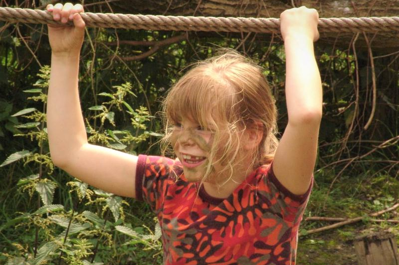 meisje-op-junglebrug-kinderfeestje-Almere