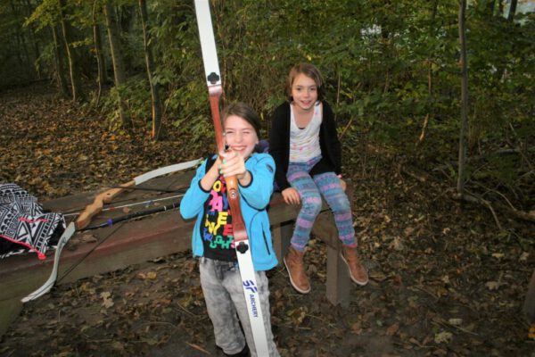 Kinderfeestje-meiden-boogschieten-herfst