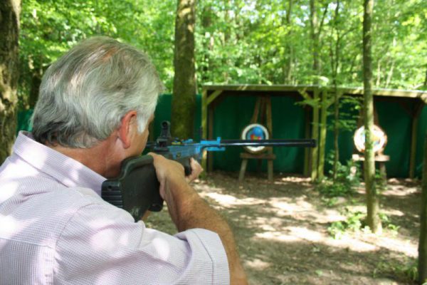 Man schiet op doel tijdens uitje in Almere