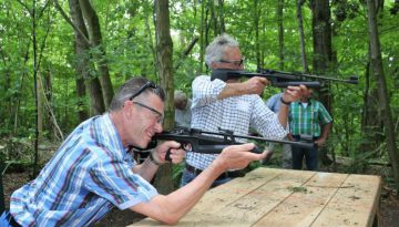 Mannen schieten met luchtbuks in Almere