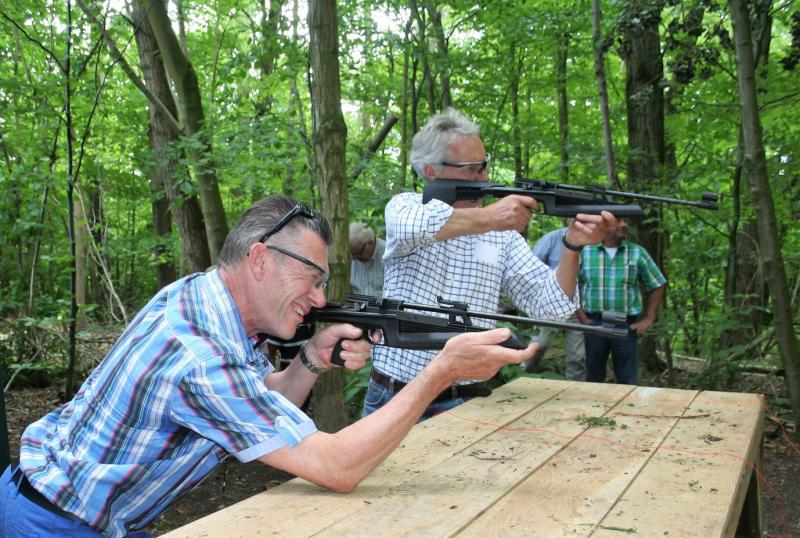 Mannen schieten met luchtbuks in Almere